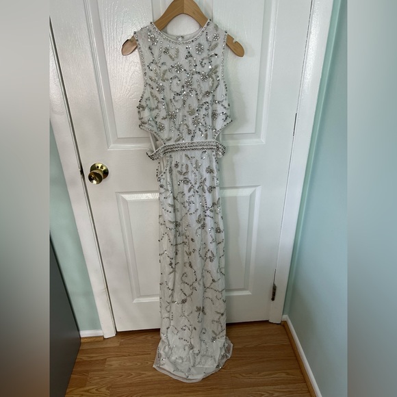 Mac Duggal NWOT Beaded High Neck Cut Out Column Dress 4 - Picture 5 of 11